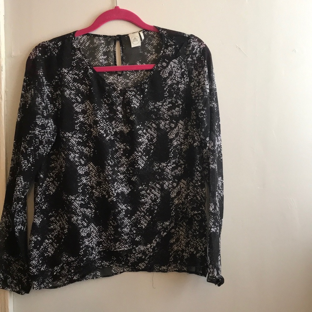 Black & White Flowy Top